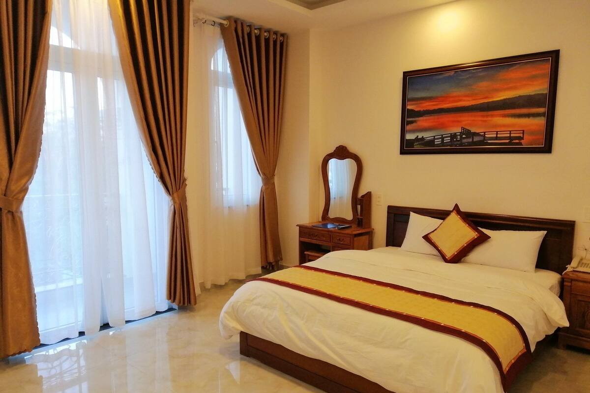Minibar, desk, blackout drapes, free WiFi