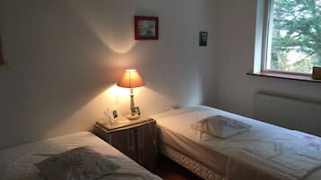 2 chambres, fer et planche Ă  repasser, Wi-Fi, draps fournis
