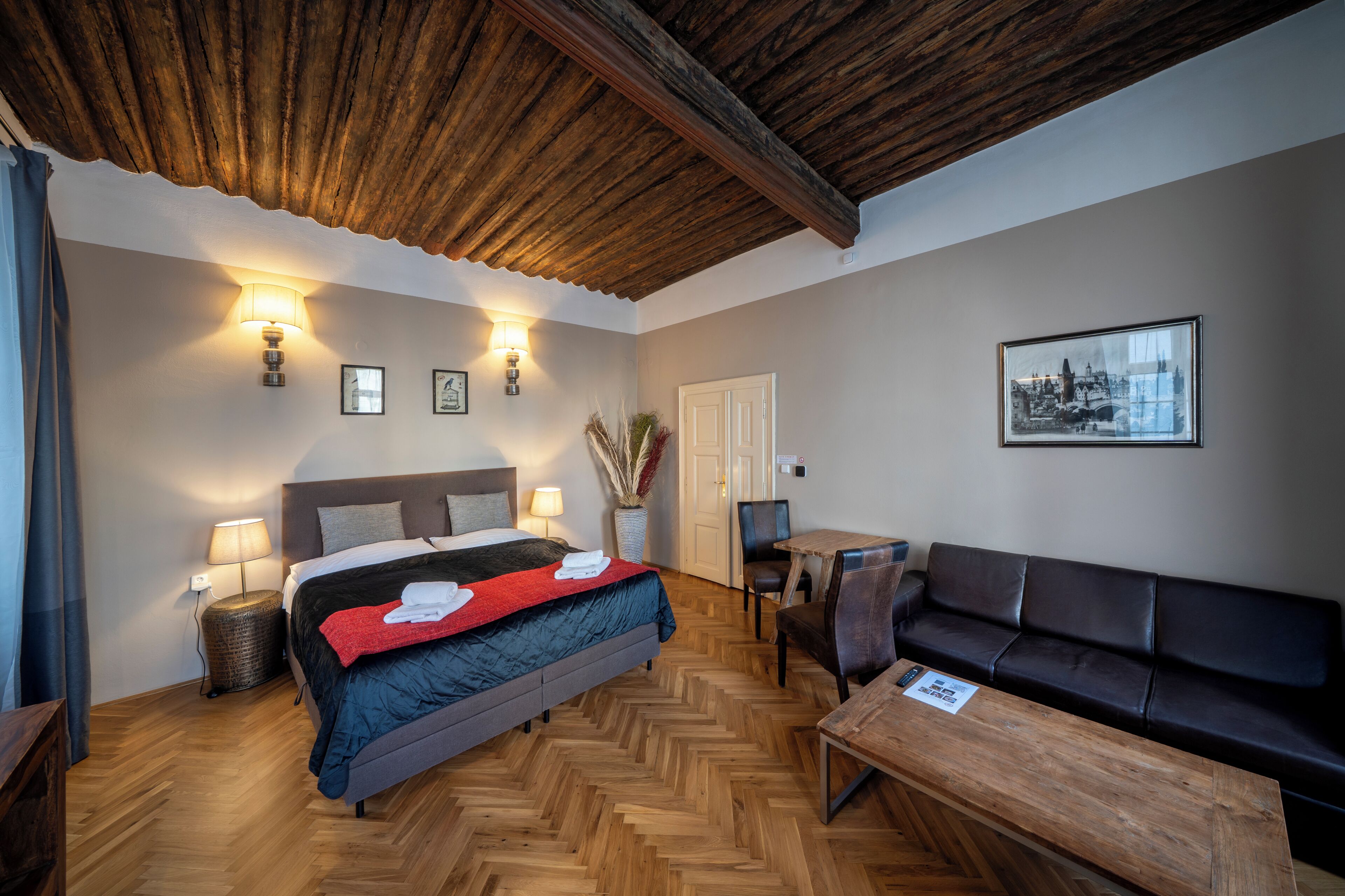 1 Schlafzimmer, Schreibtisch, Bügeleisen/Bügelbrett, Reisekinderbett