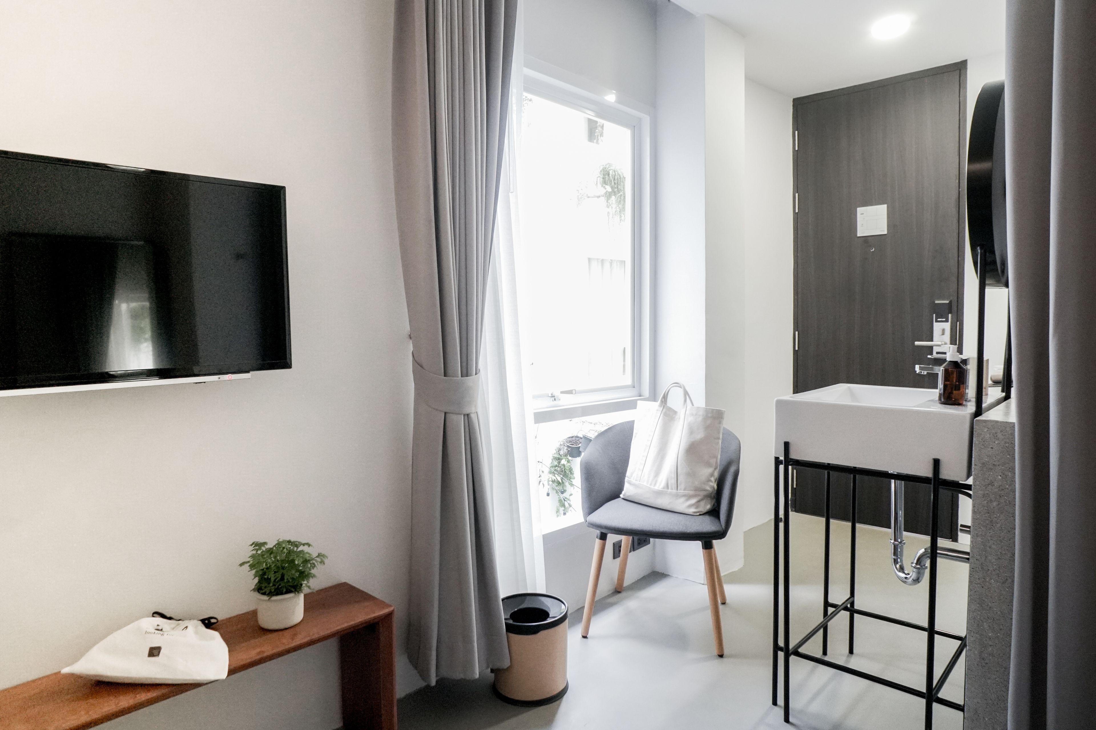 Standard Twin Room | Hypo-allergenic bedding, desk, laptop workspace, blackout drapes