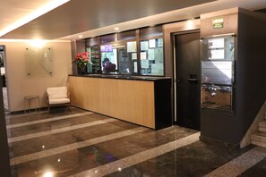 Reception - Hotel Embassy (Mexico City)