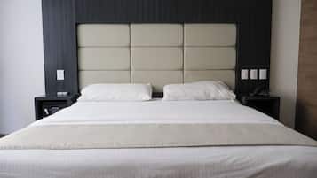 Camera singola, 1 letto king, non fumatori | 1 camera, una scrivania, postazione laptop, tende oscuranti