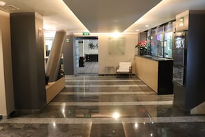 Reception - Hotel Embassy (Mexico City)