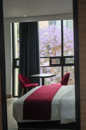 Single Room, 1 King Bed, Non Smoking | Street view. Hotel Embassy