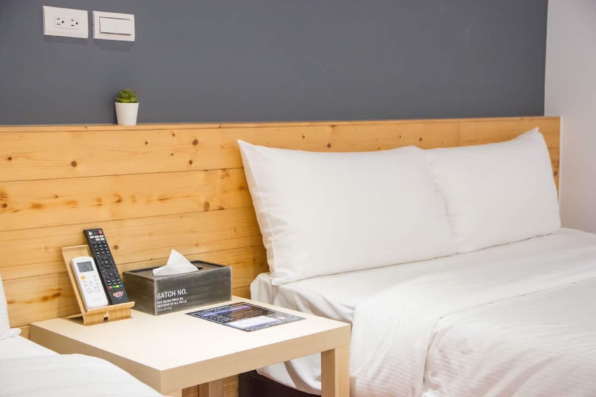 Comfort Double or Twin Room, 2 Double Beds, Non Smoking | Blackout drapes, free WiFi, bed sheets