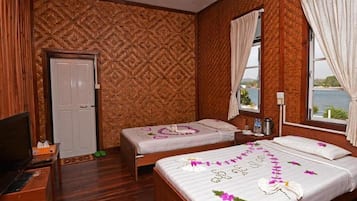 Desk, rollaway beds, free WiFi, bed sheets