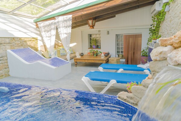 Piscine couverte, piscine extérieure