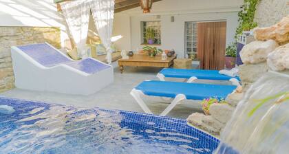 Maaseutu (itsepalveluperiaatteella) La Pausa Maaseutu 10 hengelle