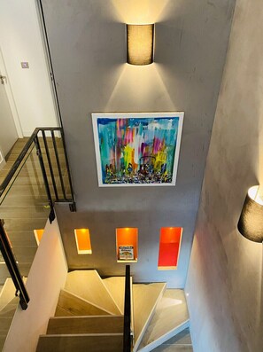 المنشأة من الداخل