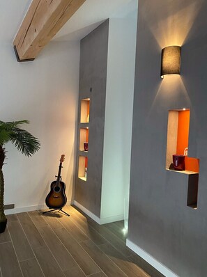 المنشأة من الداخل