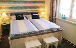 1 bedroom, travel cot, free WiFi
