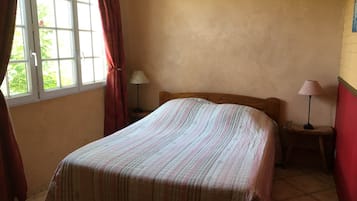 2 多间卧室、免费 WiFi
