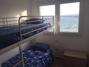 2 chambres, fer et planche Ă repasser, Wi-Fi gratuit, draps fournis