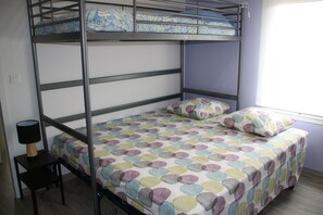 2 chambres, fer et planche à repasser, accès au Wi-Fi (inclus)
