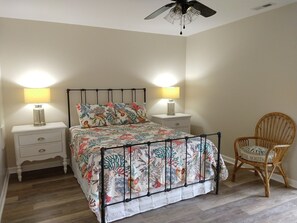 2 bedrooms, iron/ironing board, WiFi, bed sheets - COMPLETELY RENOVATED! Immaculately clean and new. See new photos! (Surfside Beach)