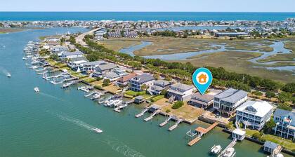 Waterfront Duplex, jossa vene