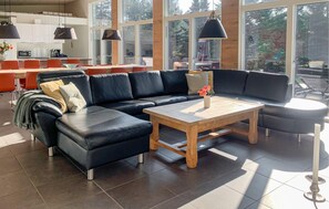 Smart TV - Gorgeous home in Ebeltoft with sauna (Ebeltoft)