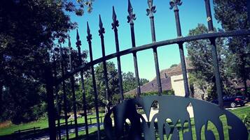 Enceinte de lâhĂ©bergement