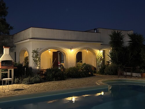 Newly renovated and extended 3 bed 3 bath villa with large pool