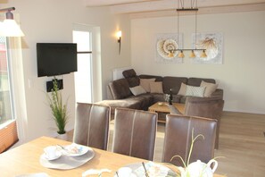 Fernseher, Kamin, DVD-Player, Stereoanlage