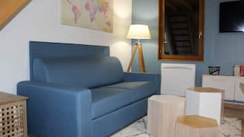TV, table tennis, books, stereo