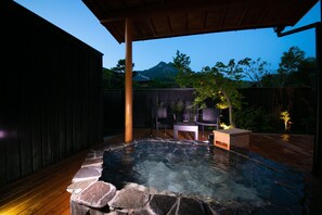 传统客房, 私人浴室, 山景 (Japanese Style,Standard,Open-air Bath) | 高档床上用品、特色装修、特色家居、免费 WiFi