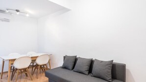Living area - Homenfun Barcelona Gracia I (Barcelona)