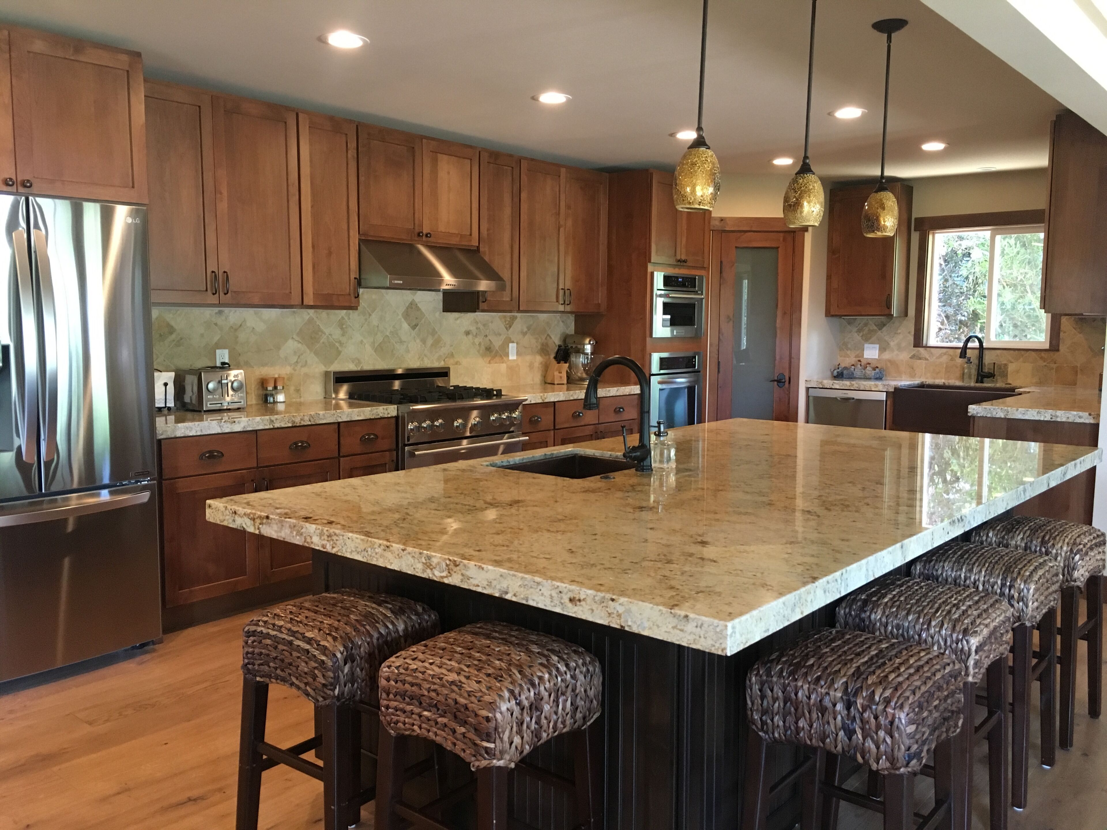 Large, Fully Remodeled Home with Hot Tub