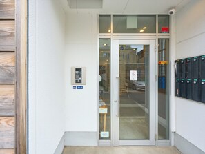 Property entrance - Numero Uno Tokyo (Tokyo)