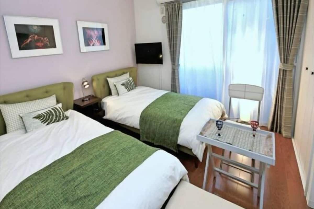 Blackout curtains, free WiFi, bed sheets