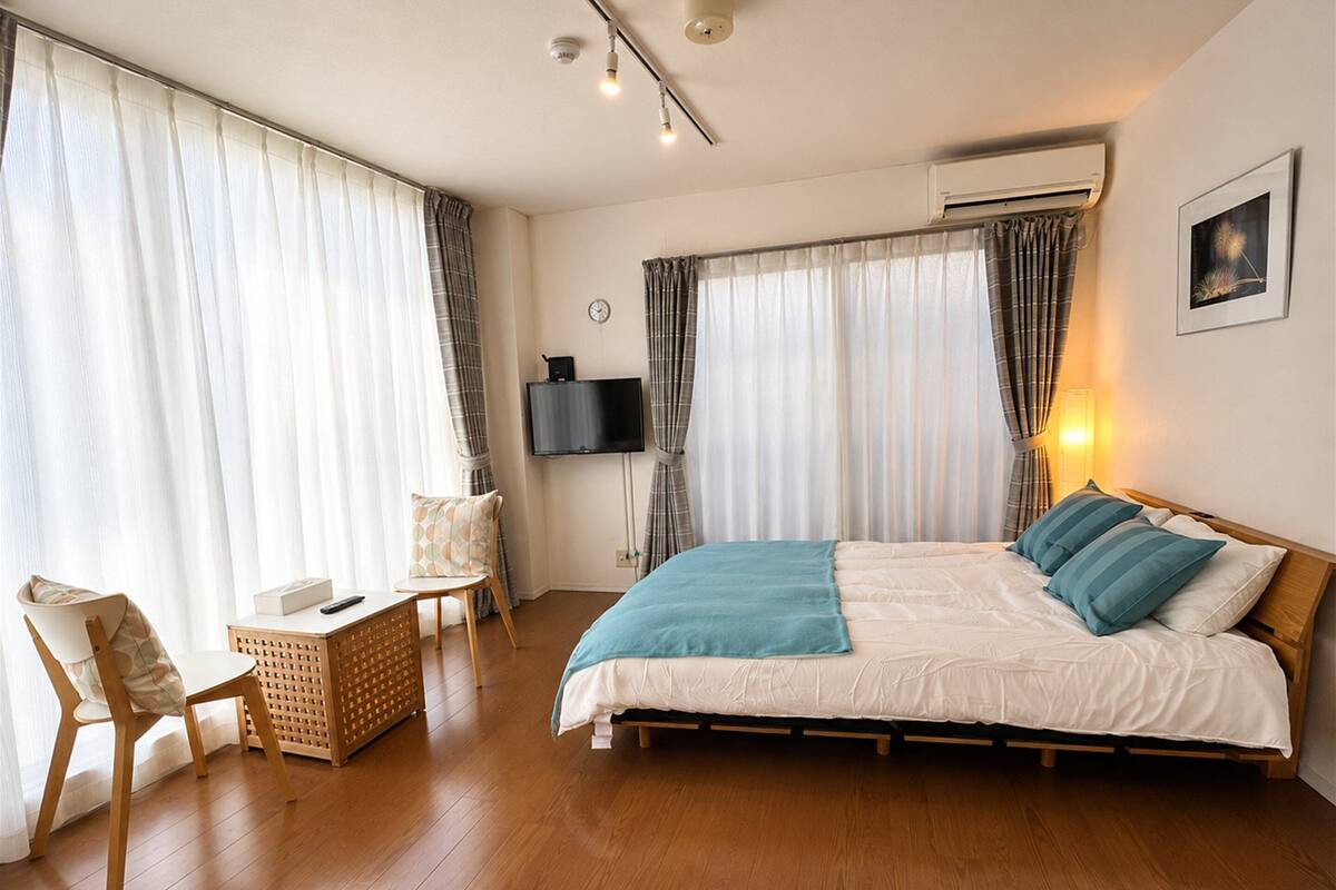 Standard-Doppelzimmer (102) | Verdunkelungsvorhänge, kostenloses WLAN, Bettwäsche