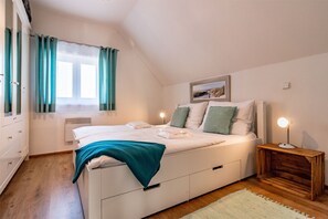 4 bedrooms, free WiFi, bed sheets
