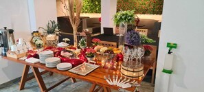 Bữa sáng nấu theo yêu cầu hàng ngày với phụ phí nhỏ 