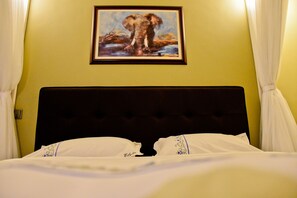 Exclusive Double Room, 1 Double Bed, Non Smoking, Hill View | Premium bedding, individually decorated, individually furnished - Greendale Apartments (Kampala)