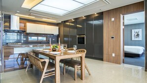Luxury Triple Room, 3 Bedrooms, Non Smoking, Ocean View (23A Type) | Private kitchen