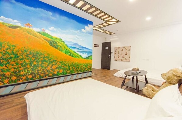 Quadruple Room | Desk, blackout drapes, soundproofing, free WiFi - Apple House (Hualien City)