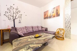 Interior - Apple House (Hualien City)