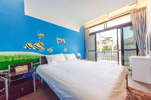 Habitación doble Confort, 1 cama matrimonial, para no fumadores | Escritorio, cortinas blackout, insonorización y wifi gratis
