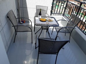 Premium Room | Balcony view - Dadam House (Seoul)