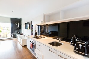 Apartment, 1 Bedroom | Private kitchen