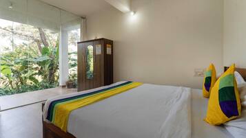Standard Double Room | Desk, free WiFi, bed sheets