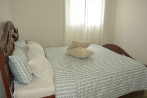 3 bedrooms, bed sheets - MAGNIFICENT FURNISHED VILLA NYOM 2 YAOUNDE (Yaoundé NYOUM 2)