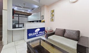 Reception - Treebo Trend Glory Villa (New Delhi)