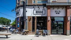 A coffee roasters shop named ROSSO with outdoor seating and a clear view of the street. - Bright and Open Coziness. 10 minutes to Stampede (Calgary)