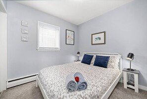 Coffre-fort, fer et planche à repasser, Wi-Fi, literie fournie