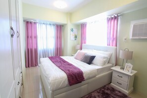 2 bedrooms, in-room safe, desk, iron/ironing board