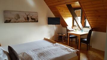 Free cribs/infant beds, rollaway beds, free WiFi, bed sheets