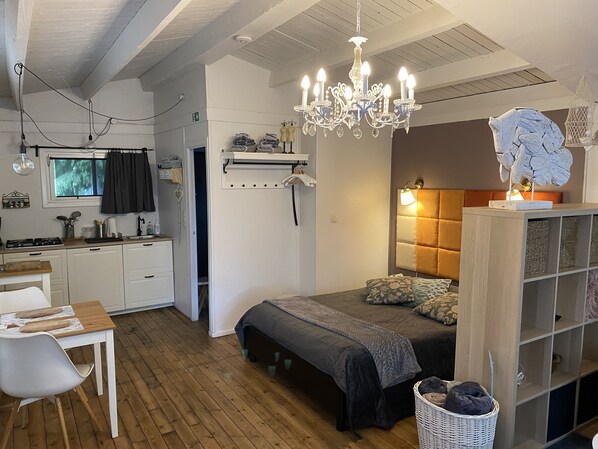 1 bedroom, WiFi, bed sheets, wheelchair access