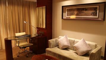 Executive Double Room, Non Smoking | In-room safe, desk, blackout drapes, iron/ironing board
