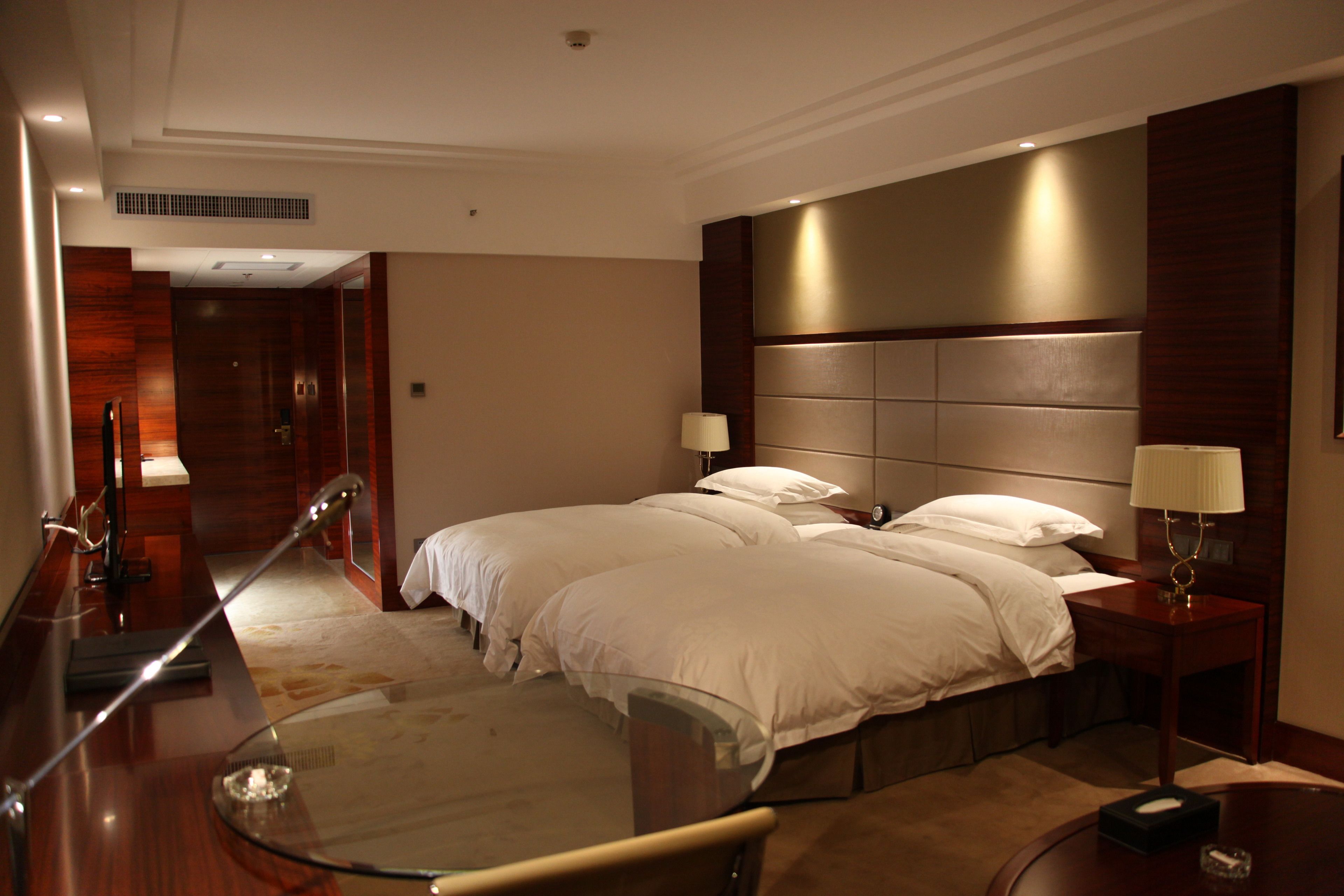 Executive Twin Room, Non Smoking | In-room safe, desk, blackout drapes, iron/ironing board